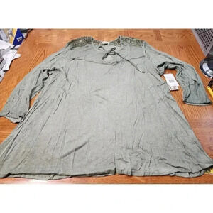 NWT Madison & Berkely Light Olive Long Sleeve Top Plus Size 2X